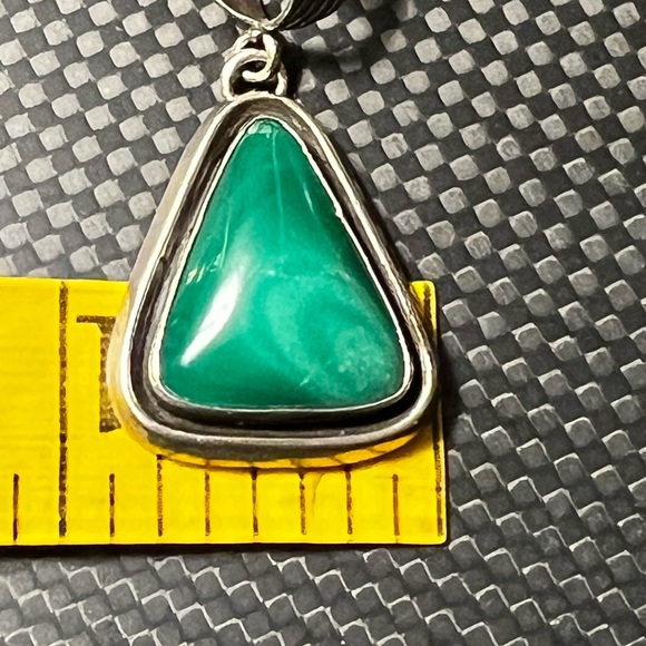 Navajo Marian Nez Sterling Chrysoprase Green Pendant - Picture 5 of 5